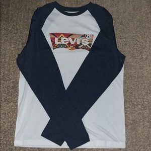 Levi long sleeve tee